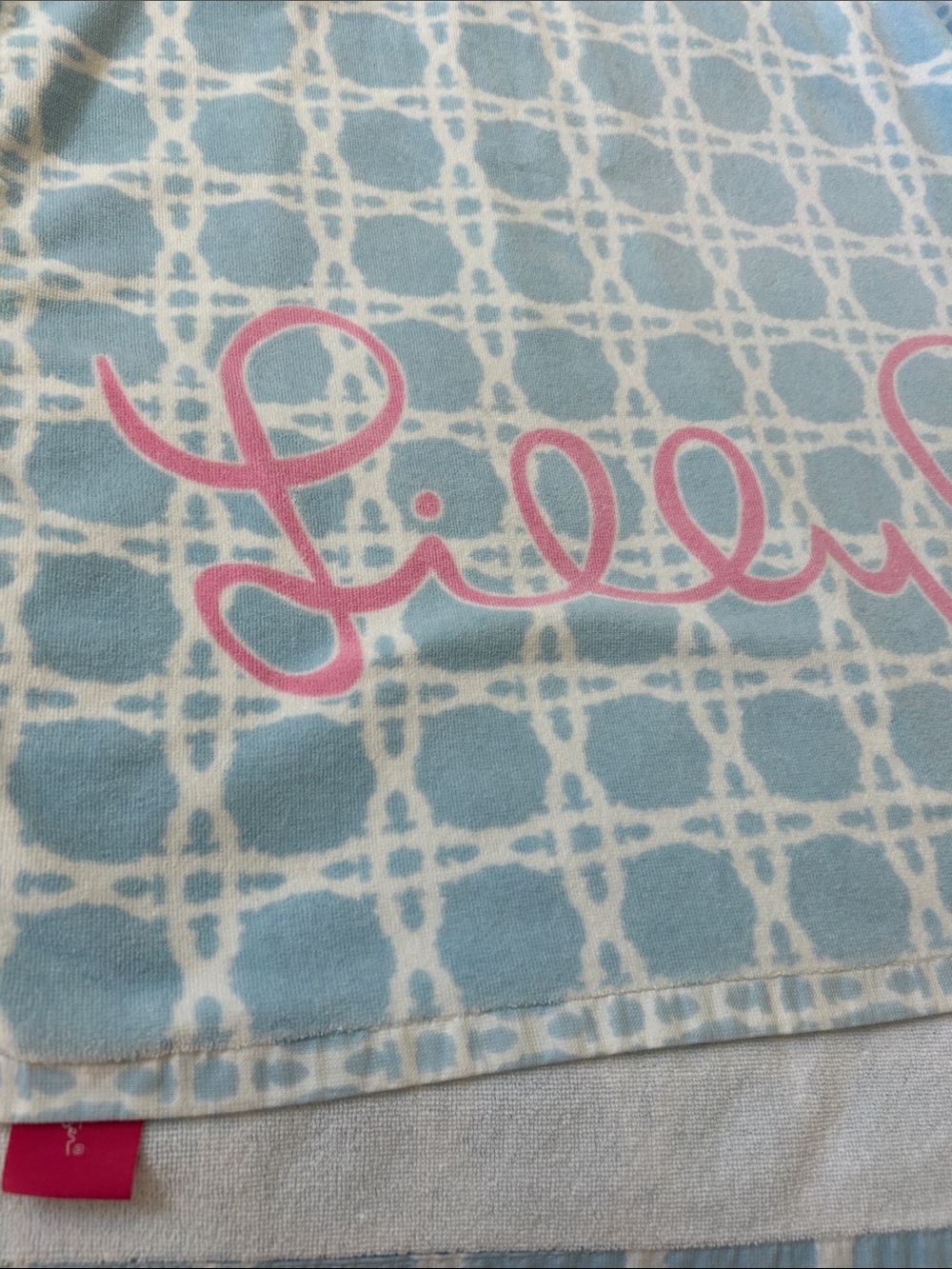 Lilly Pulitzer Frenchie Blue Caning Beach Towel Oversized 70x40 - Picture 3 of 13